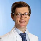Imagen del Dr. Guillermo Andrés Boville. Urólogo. Clínica Universidad de Navarra en Madrid. Dedicación preferencial al cáncer de próstata.